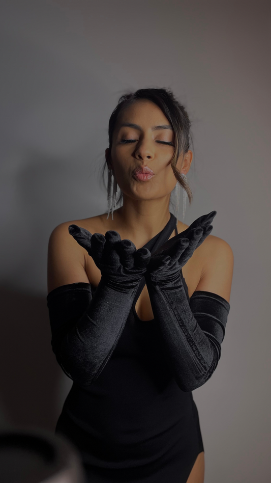 AUDREY black velvet gloves